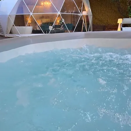 Bubble Glamping Sicily ペダーラ